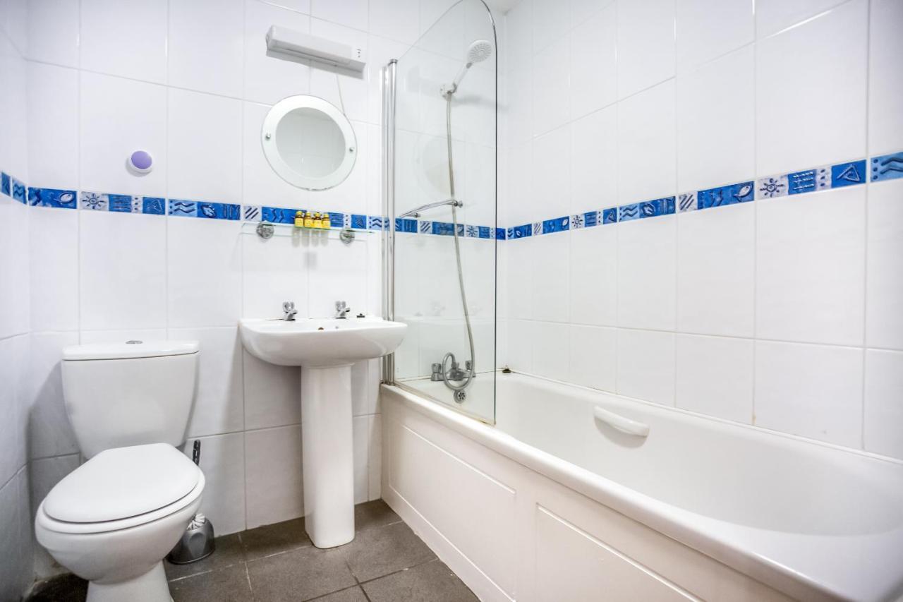 Oyo Timothy'S Hotel Tenby Luaran gambar