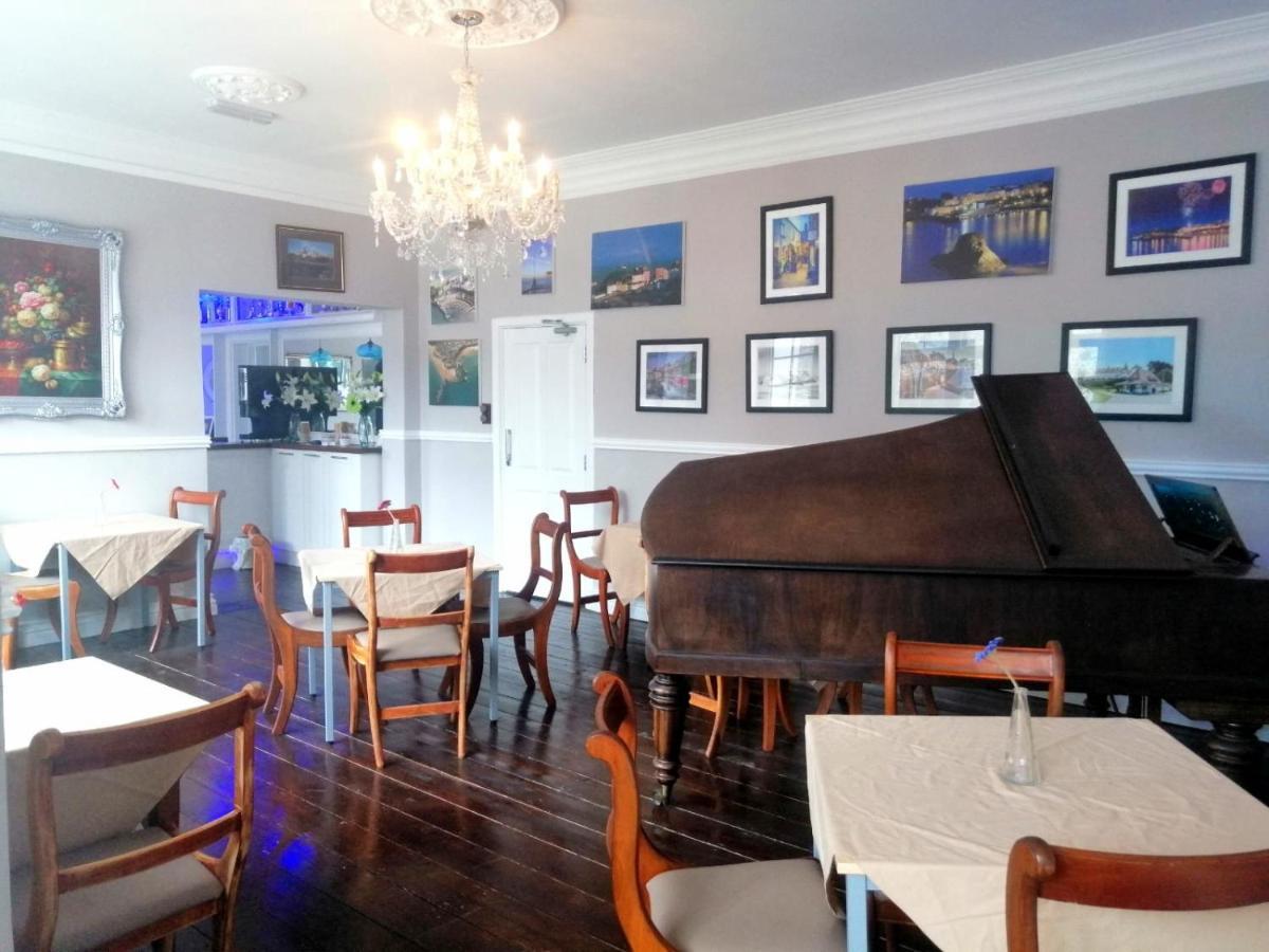Oyo Timothy'S Hotel Tenby Luaran gambar