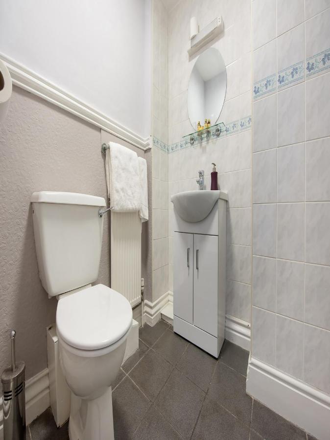 Oyo Timothy'S Hotel Tenby Luaran gambar