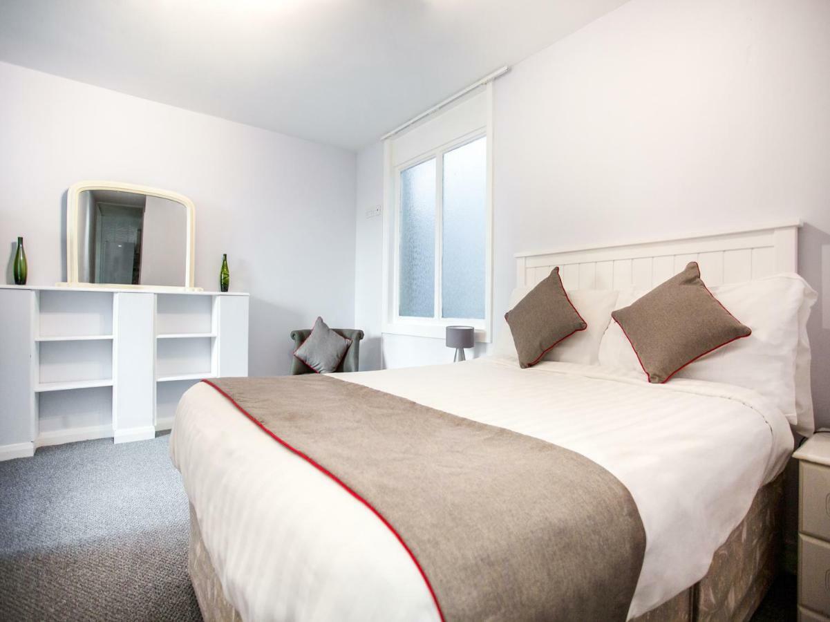 Oyo Timothy'S Hotel Tenby Luaran gambar